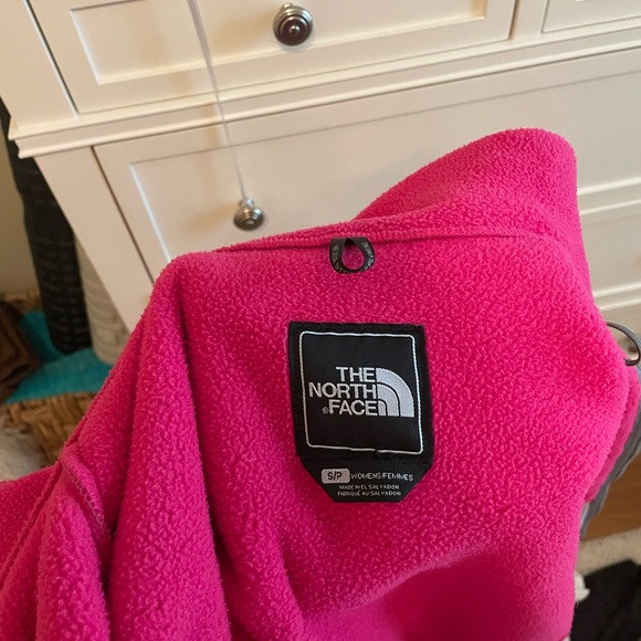 North face jacket worn once - Picture 3 of 3